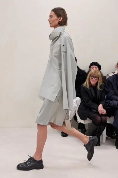 Look 150